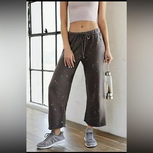 Free People Movement Sideline Printed Yoga Cropped Pants XS New Gray Forge Iron